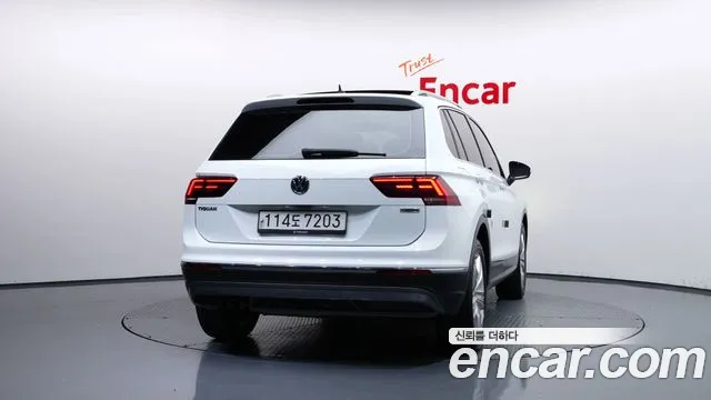 Volkswagen Tiguan 2020 thumb 4