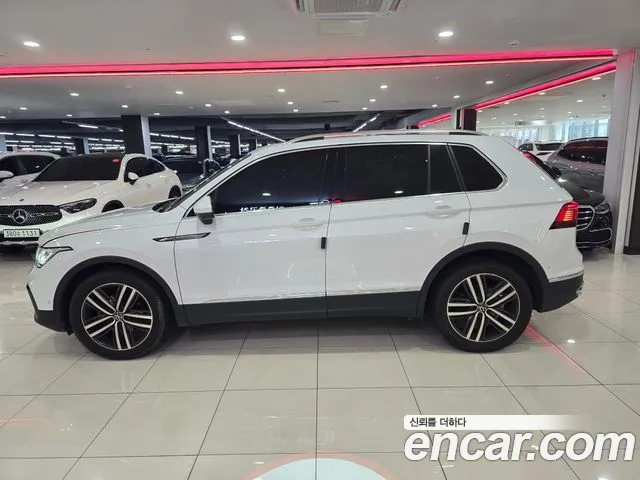 Volkswagen Tiguan 2023 thumb 3