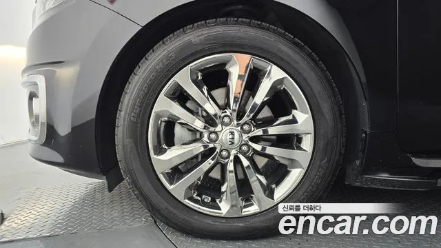 Kia Carnival 2016 thumb 5