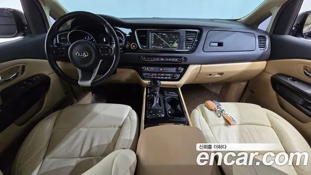 Kia Carnival 2016 thumb 7