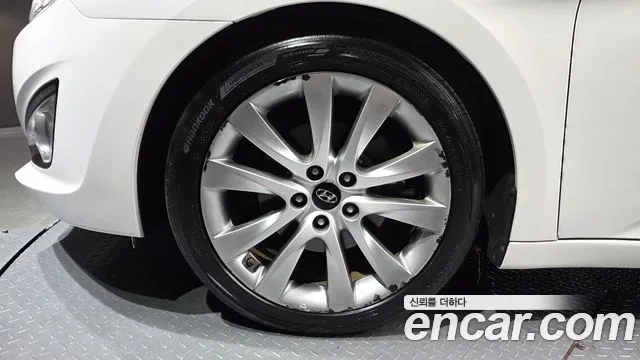 Hyundai i40 2012 thumb 5