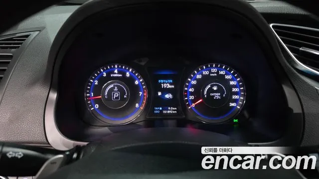 Hyundai i40 2012 thumb 8