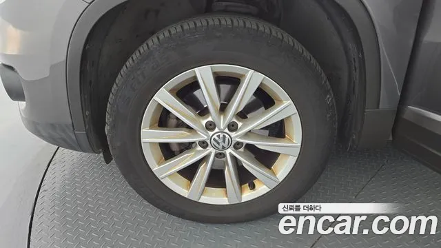 Volkswagen Tiguan 2015 thumb 5