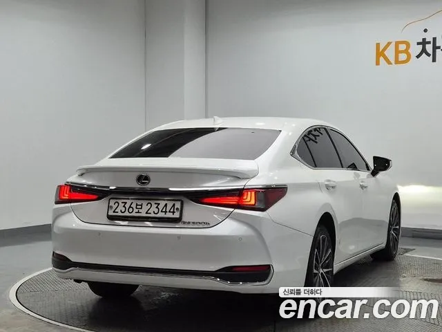 Lexus ES 2022 thumb 3