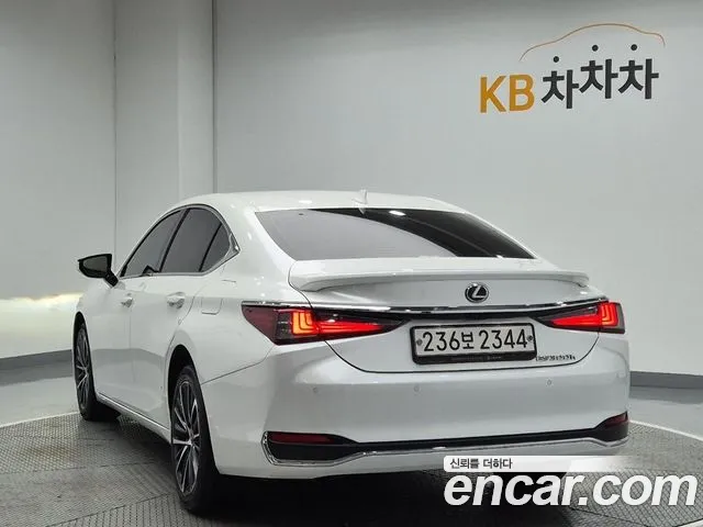 Lexus ES 2022 thumb 4