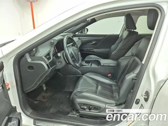 Lexus ES 2022 thumb 10