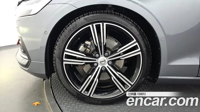 Volvo S60 2020 thumb 5