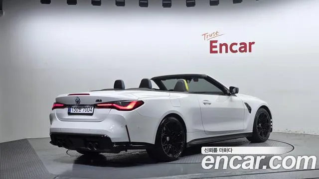 BMW M4 2022 thumb 2