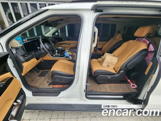 Kia Carnival 2023 thumb 10