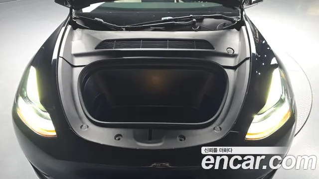 Tesla Model Y 2023 thumb 5