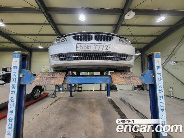 BMW 5-Series 2009 thumb 7