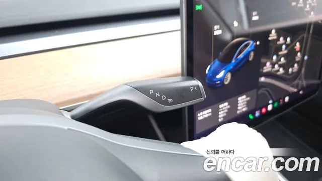 Tesla Model 3 2020 thumb 9