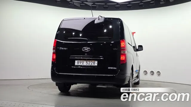 Hyundai Starex 2017 thumb 4