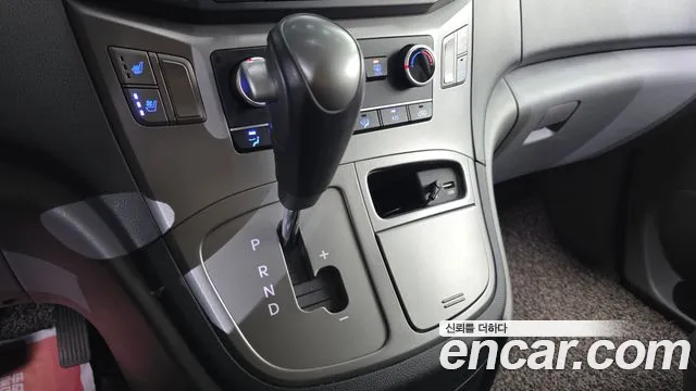 Hyundai Starex 2017 thumb 9