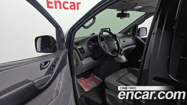 Hyundai Starex 2017 thumb 10