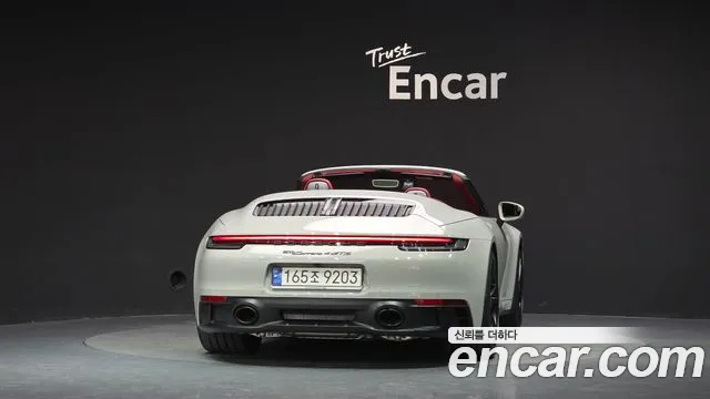 Porsche 911 2023 thumb 3