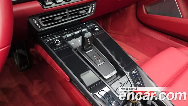 Porsche 911 2023 thumb 8