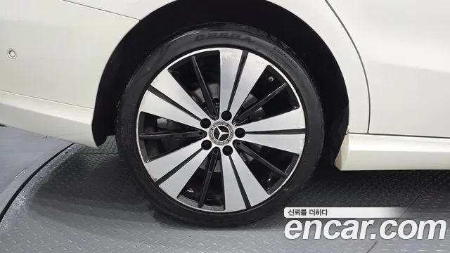 Mercedes-Benz CLA 2017 thumb 5