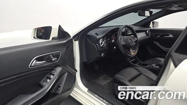 Mercedes-Benz CLA 2017 thumb 10