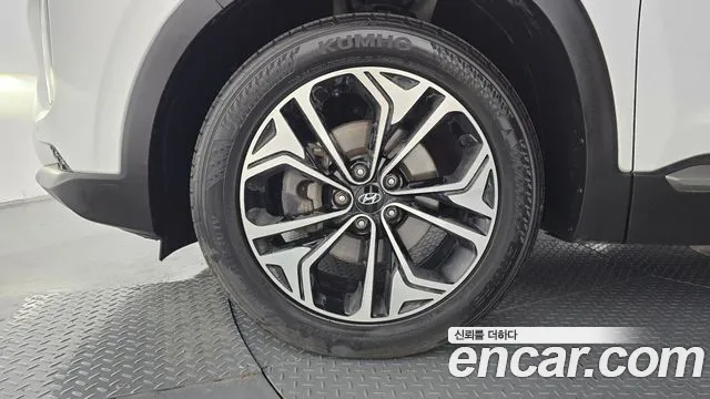 Hyundai Santa Fe 2019 thumb 5