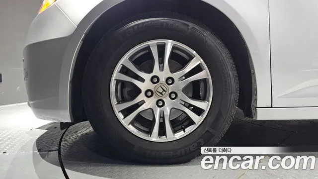 Honda Odyssey 2012 thumb 5