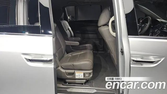Honda Odyssey 2012 thumb 11