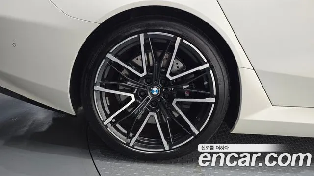 BMW M5 2025 thumb 5