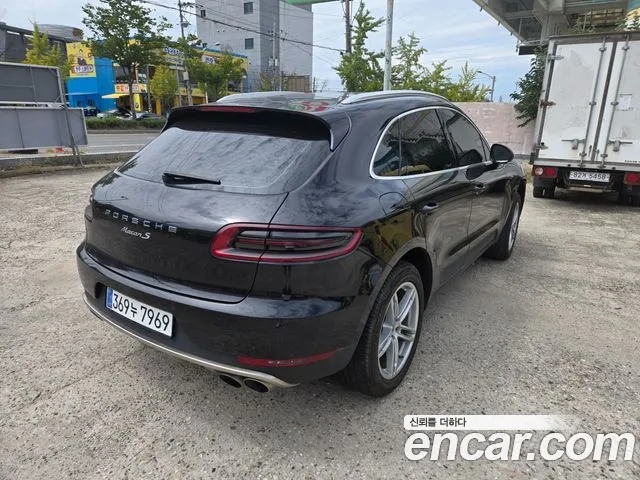 Porsche Macan 2015 thumb 6