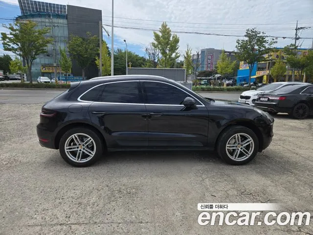 Porsche Macan 2015 thumb 7