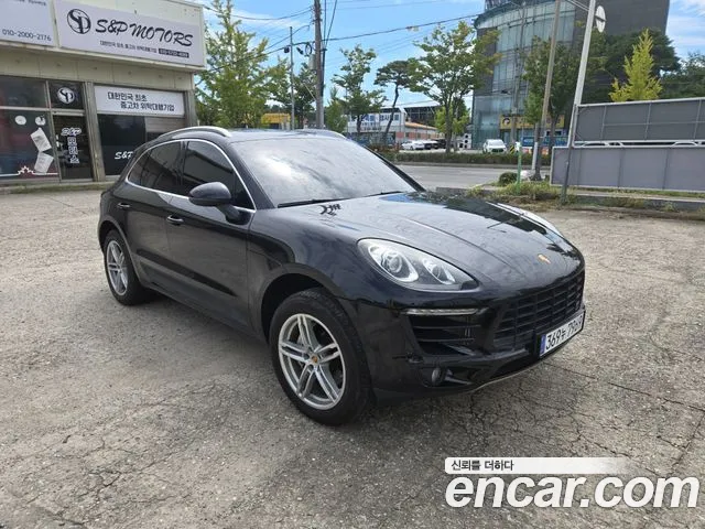Porsche Macan 2015 thumb 8