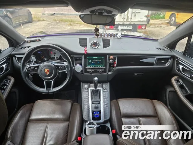 Porsche Macan 2015 thumb 9