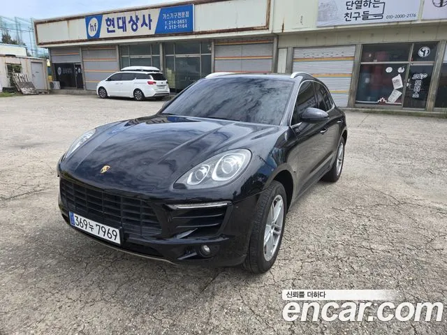 Porsche Macan 2015 thumb 11
