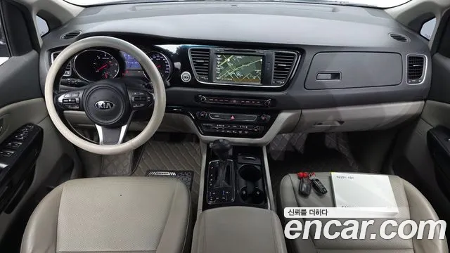 Kia Carnival 2015 thumb 6
