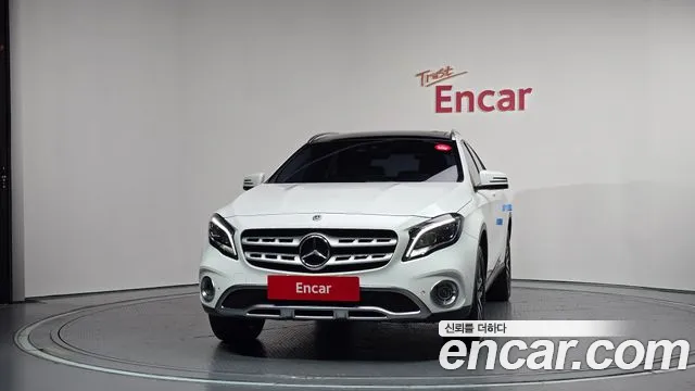 Mercedes-Benz GLA 2019 thumb 3