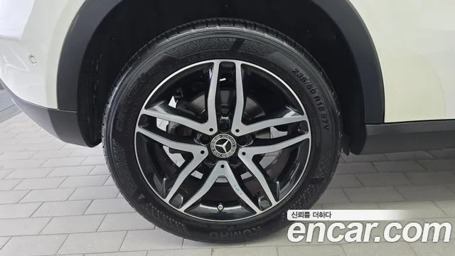 Mercedes-Benz GLA 2019 thumb 5