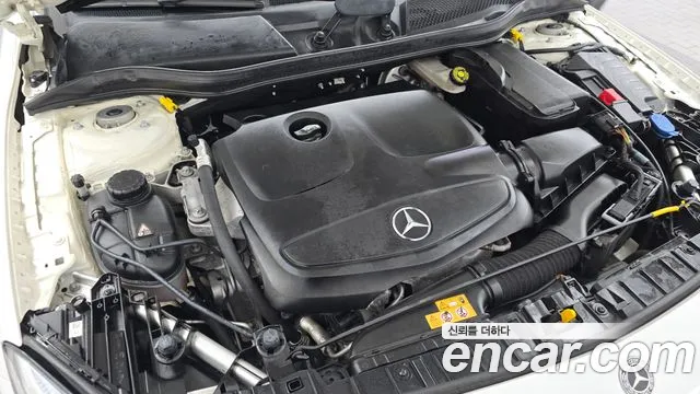 Mercedes-Benz GLA 2019 thumb 6