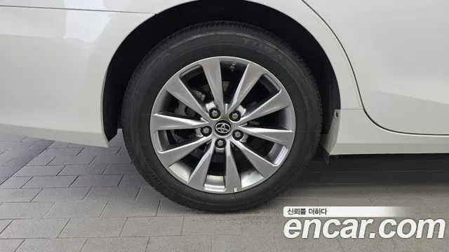 Toyota Camry 2017 thumb 5