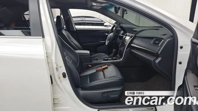 Toyota Camry 2017 thumb 11