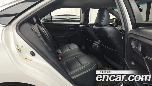 Toyota Camry 2017 thumb 12