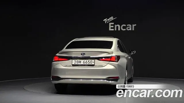 Lexus ES 2018 thumb 3