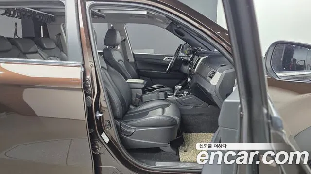 KG_Mobility_Ssangyong Rexton 2018 thumb 11