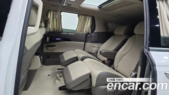 Kia Carnival 2023 thumb 12