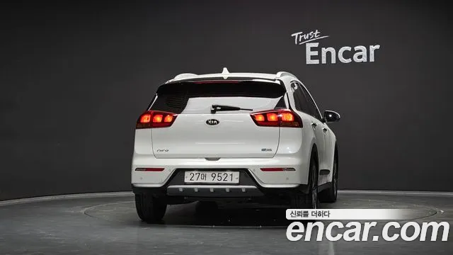 Kia Niro 2017 thumb 4