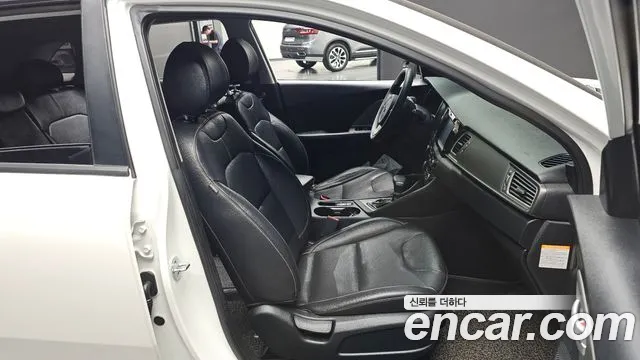 Kia Niro 2017 thumb 10