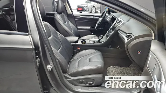 Ford Mondeo 2017 thumb 10