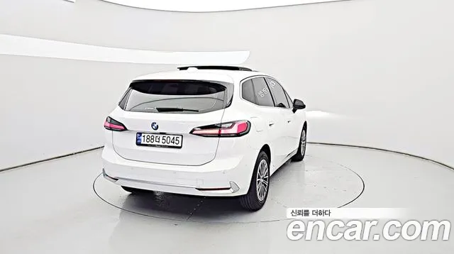 BMW 2-Series 2023 thumb 2