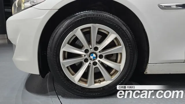 BMW 5-Series 2013 thumb 5