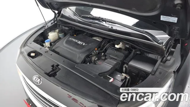 Kia Carnival 2017 thumb 6