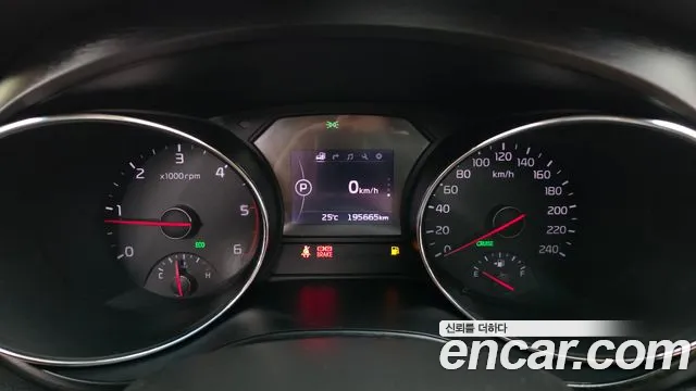Kia Carnival 2017 thumb 8