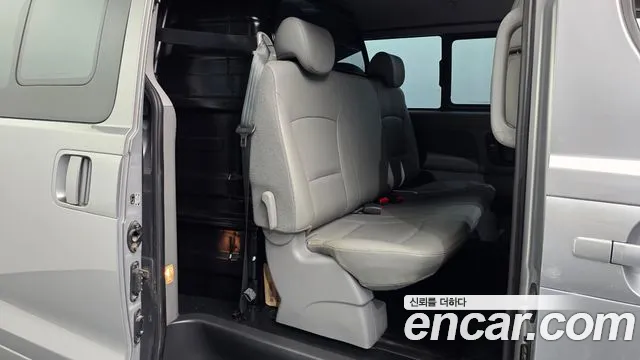 Hyundai Starex 2018 thumb 11